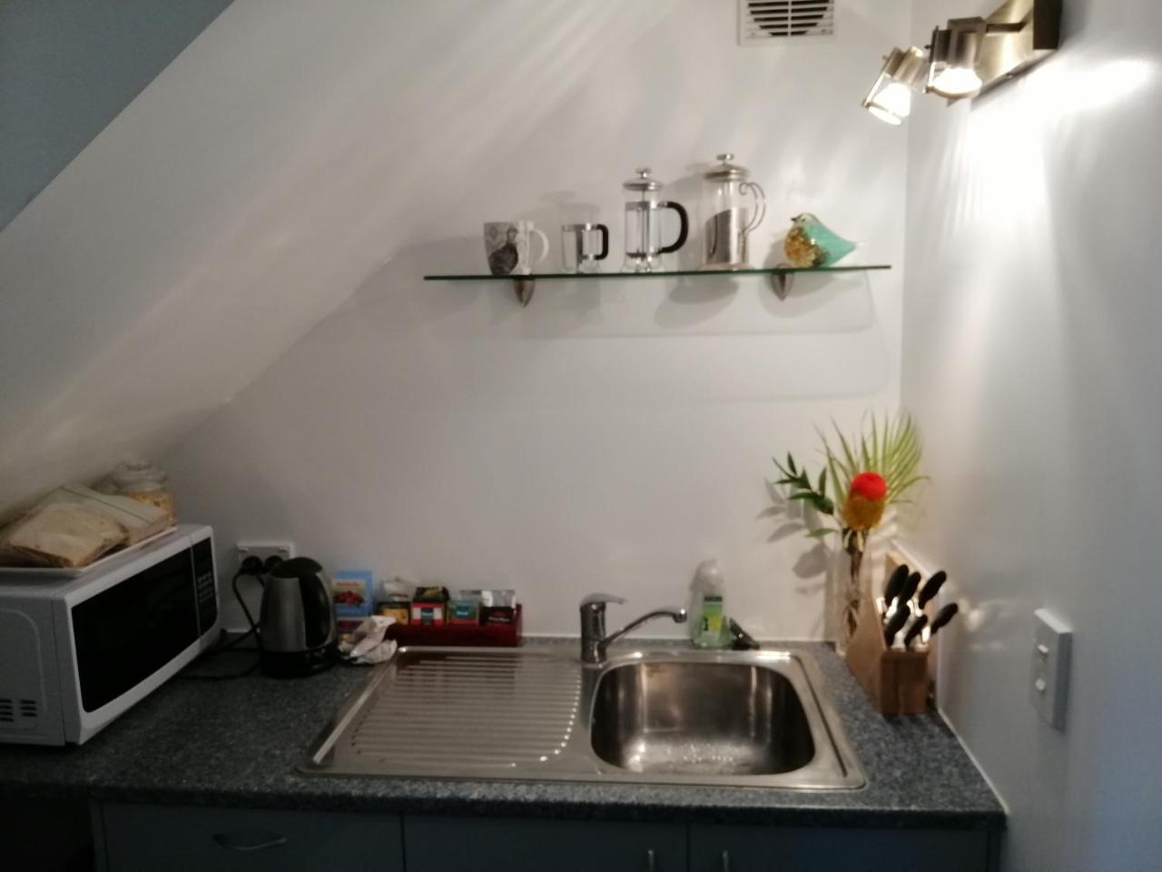 מלון אפר האט Boutique Art Retreat מראה חיצוני תמונה